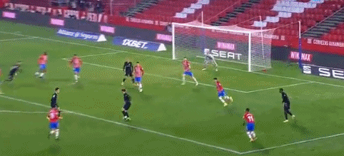 2025中超助攻榜：纳萨里奥、克雷桑9次并列第一，韦世豪8次